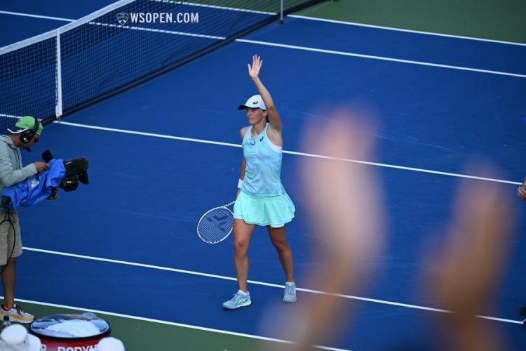 但风险与收 但风险与收