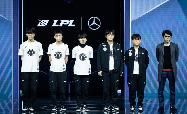 弱侧底角更 弱侧底角更